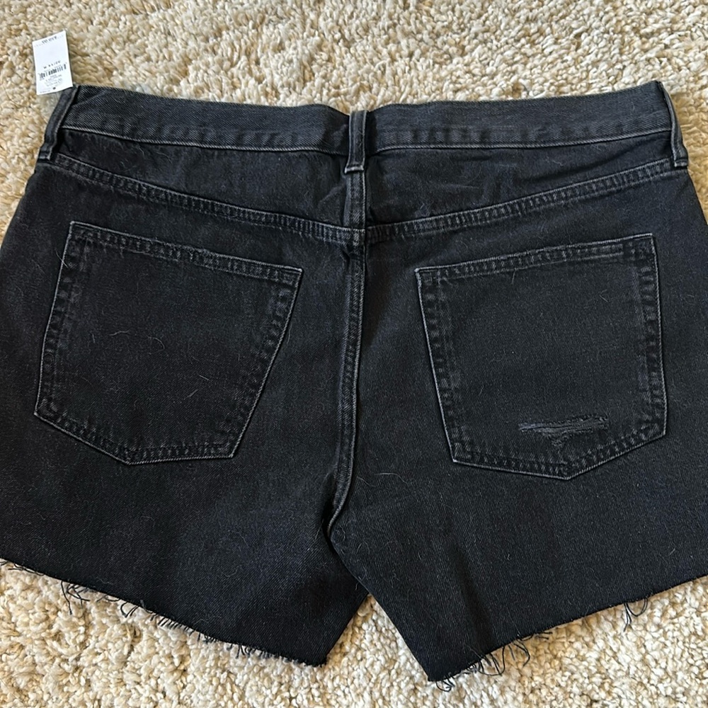 GAP Size 33 4" Low Rise Stride Denim Shorts “Black” - Picture 2 of 10